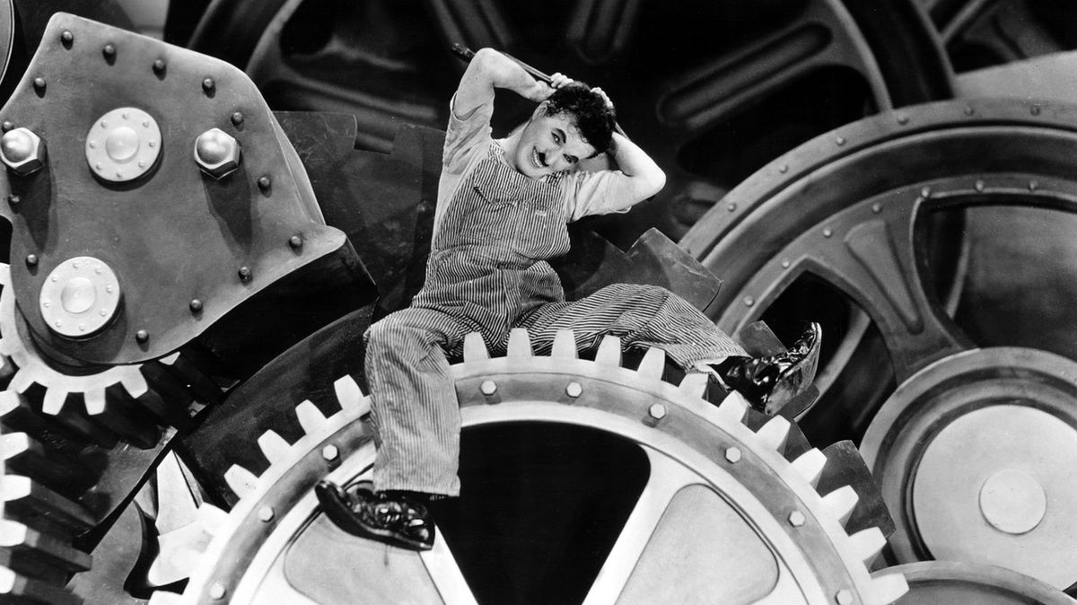 Charlie Chaplin pobuřoval politickými postoji i libidem. Od jeho narození uplynulo 132 let